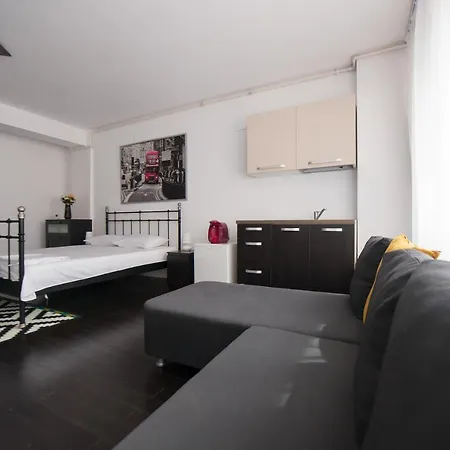Apartel Maya Studio Apartment Mamaia